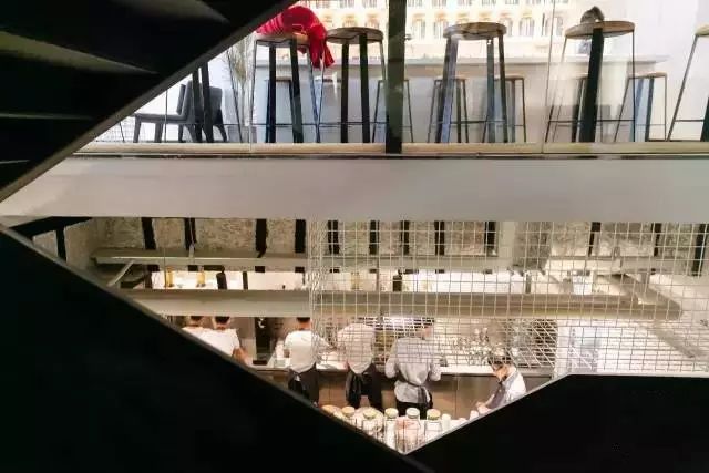 臥底喜茶北京代購群：排隊(duì)沒升級，黃牛卻“升級”不少