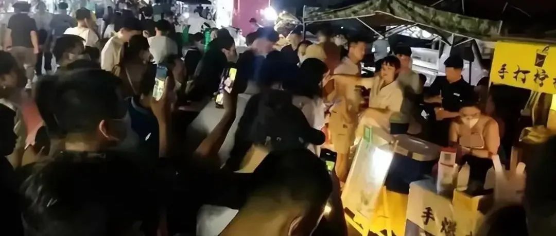 一晚賣(mài)出 杯！夜市檸檬茶爆火 只因這位女老板.......